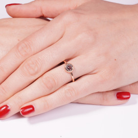 Prsteň z ružového zlata s červeným kameňom - Antoinette