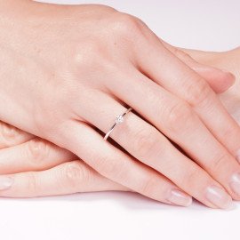 Diamantový zásnubný prsteň z 18k bieleho zlata - Sienna