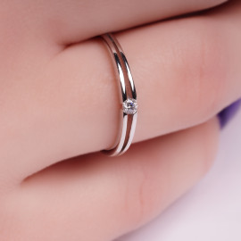 Zásnubný prsteň s diamantom