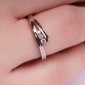 Zásnubný prsteň s diamantmi