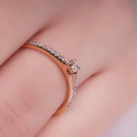 Zásnubný prsteň s diamantmi