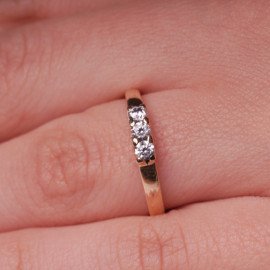 Prsteň so zirkónmi zo žltého zlata