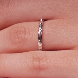 Prsteň s krížikom v štýle ruženca