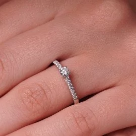 Zásnubný prsteň z bieleho zlata s diamantmi - Malani