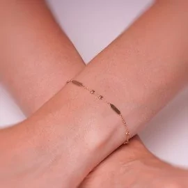 Náramok s guľôčkami a platničkami