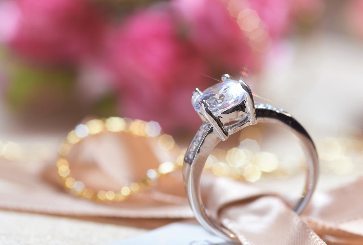 Krása diamantového prsteňa je ukrytá v spôsobe brúsenia diamantov 
